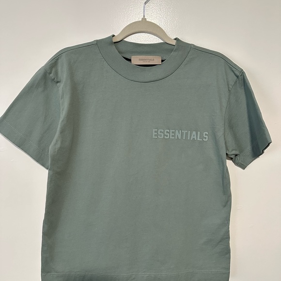 Fear of God Essentials SS23 Tee – Sycamore Blue Women large - Picture 2 of 9